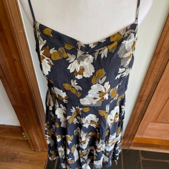 OLD NAVY Woven Cami Grey Floral Defined Waist Spaghetti Strap Dress L - Picture 3 of 16